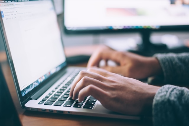 ganar dinero con dropshipping